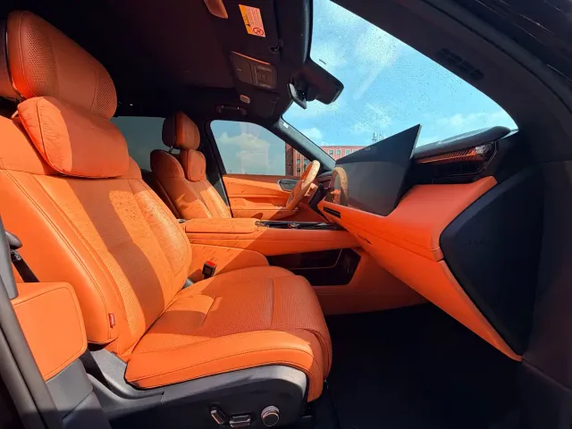 Lynk & Co 900 — Фото автомобиля 15