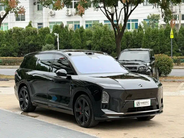 Nio ES8 — Фото автомобиля 3