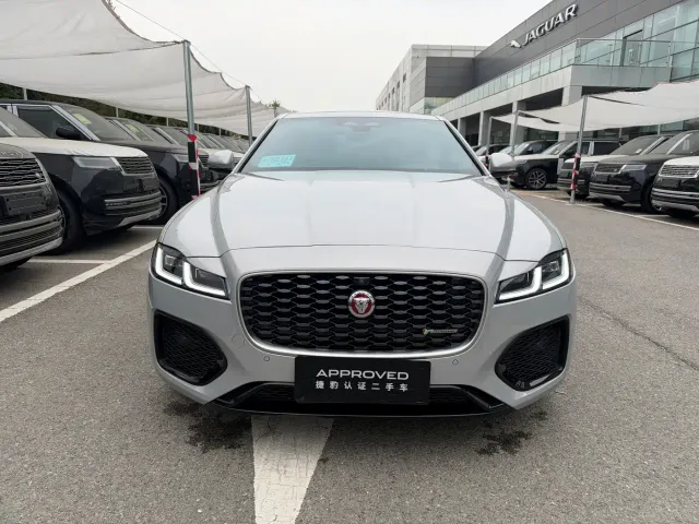 Jaguar XFL — Фото автомобиля 4
