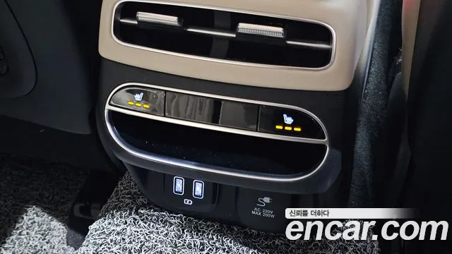 Genesis GV70 — Фото автомобиля 28
