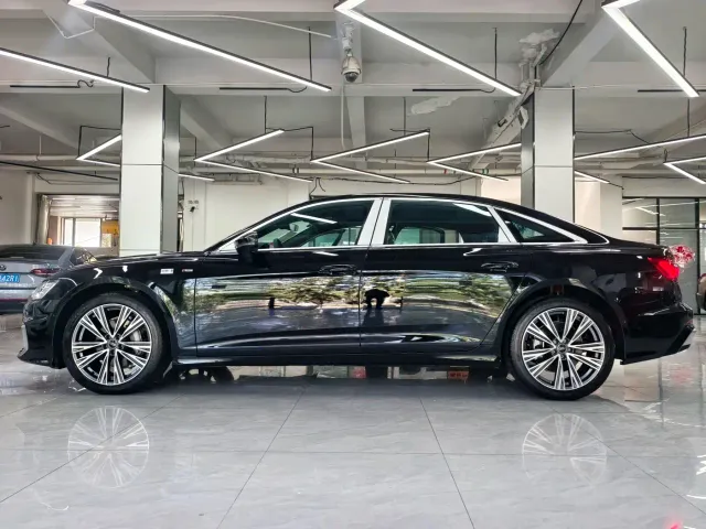 Audi A6L — Фото автомобиля 10