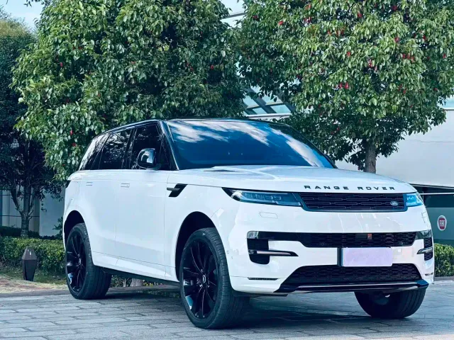 Land Rover Range Rover Sport — Фото автомобиля 3