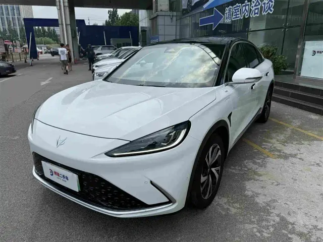 Arcfox Alpha S — Фото автомобиля 2