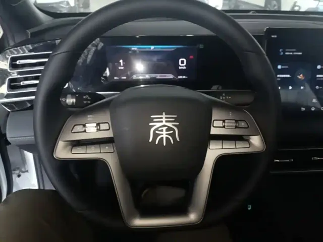 BYD Qin L — Фото автомобиля 10