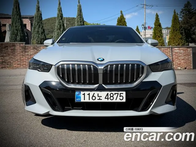BMW 5 Series G60 — Фото автомобиля 2