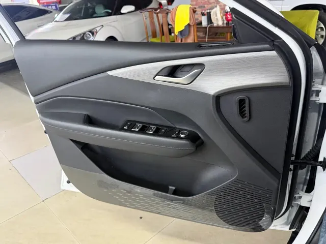 Wuling Starlight — Фото автомобиля 14