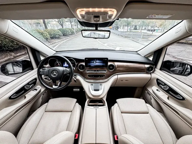 Mercedes-Benz V-Class — Фото автомобиля 6