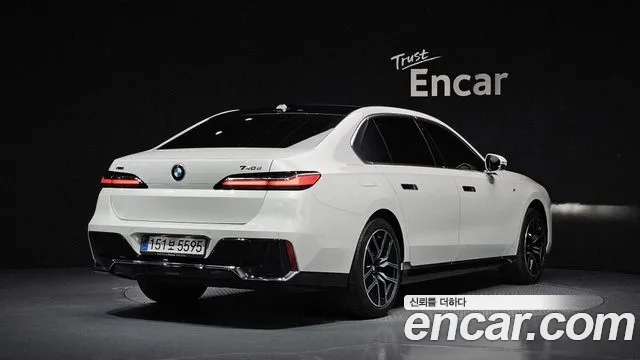 BMW 7 Series G70 — Фото автомобиля 2