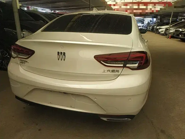 Buick Regal — Фото автомобиля 5