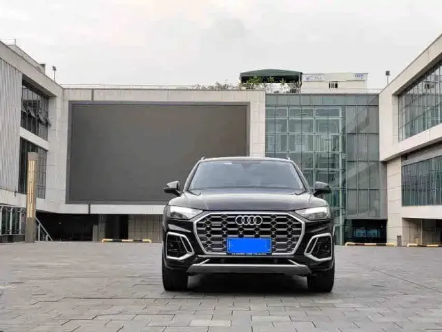 Audi Q5L — Фото автомобиля 2