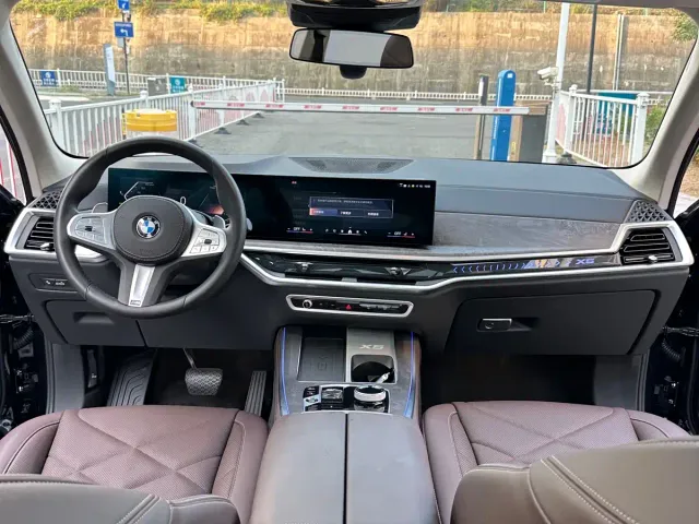 BMW X5 — Фото автомобиля 12