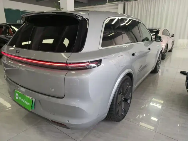 Li Auto L8 — Фото автомобиля 6