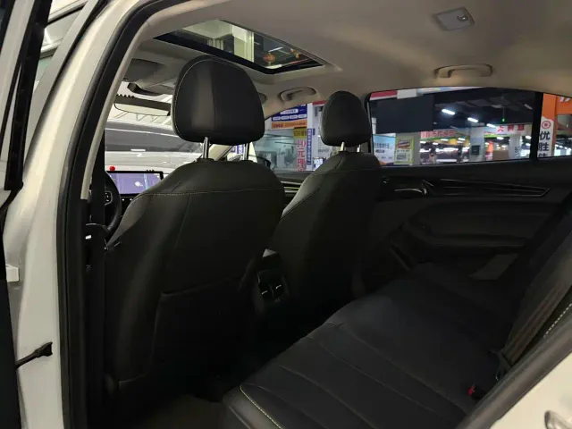 Roewe i5 — Фото автомобиля 7