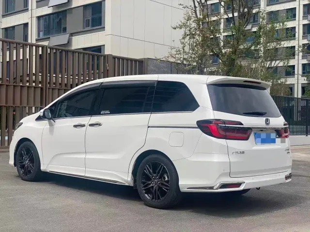 Honda Odyssey — Фото автомобиля 4