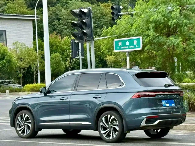 Geely Xingyue L — Фото автомобиля 8