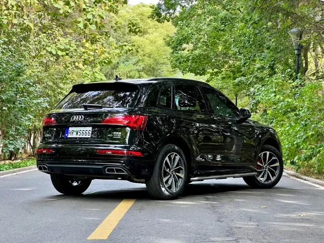 Audi Q5L — Фото автомобиля 12