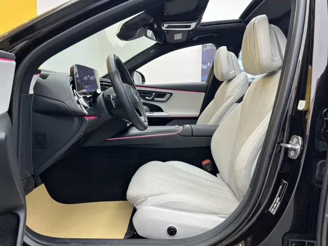 Mercedes-Benz E-Class — Фото автомобиля 16