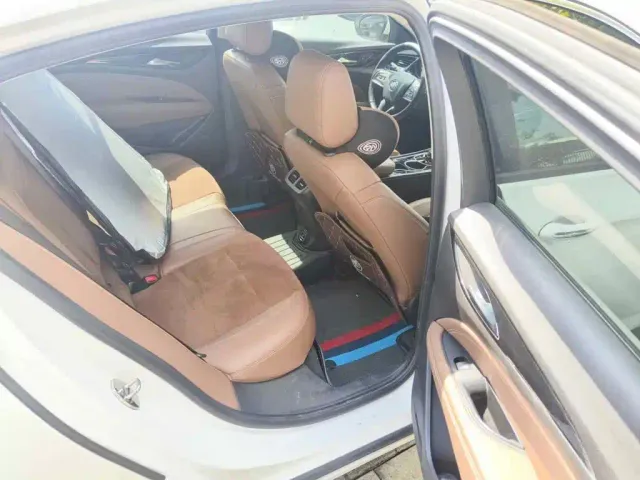 Buick Regal — Фото автомобиля 11