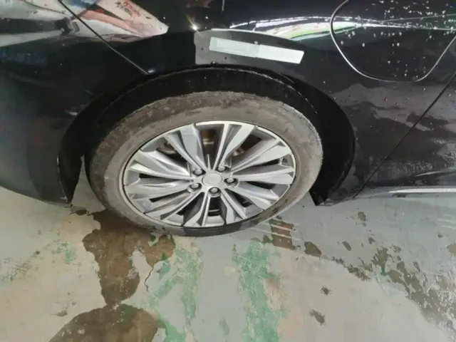 Hongqi E-QM5 — Фото автомобиля 22