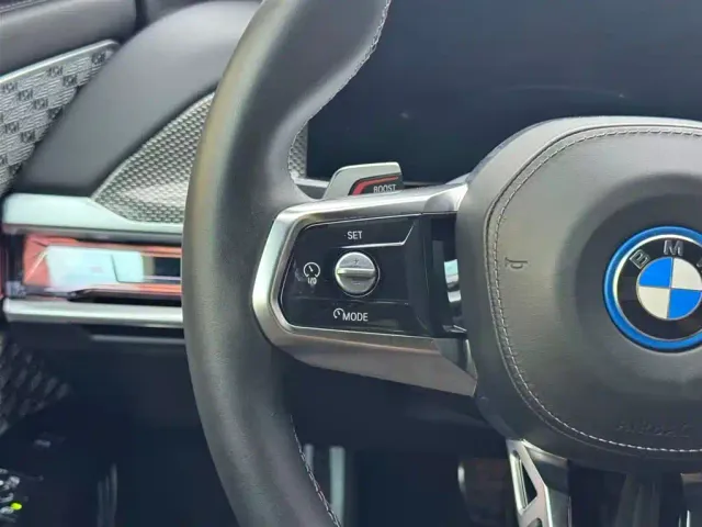 BMW i7 M70L — Фото автомобиля 15