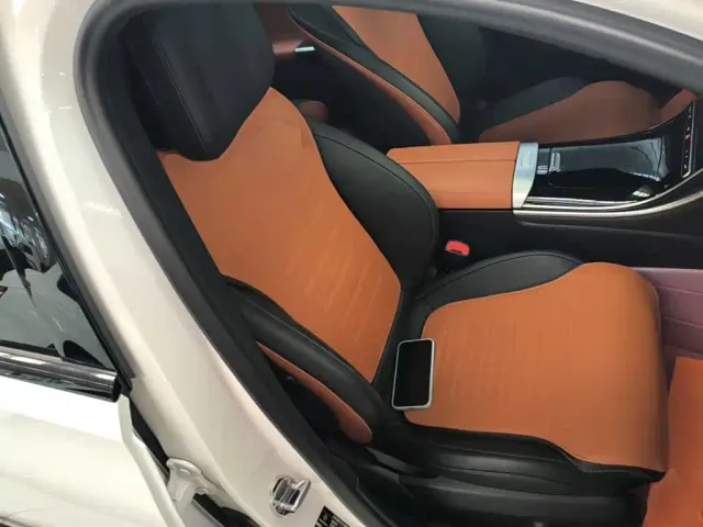Mercedes-Benz C-Class — Фото автомобиля 24