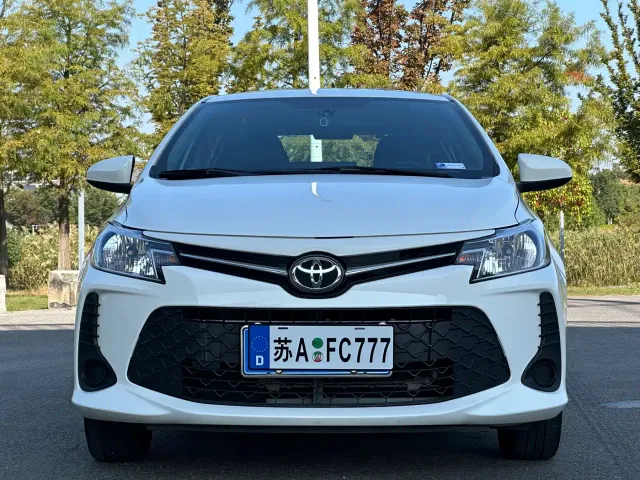 Toyota Vios FS — Фото автомобиля 2