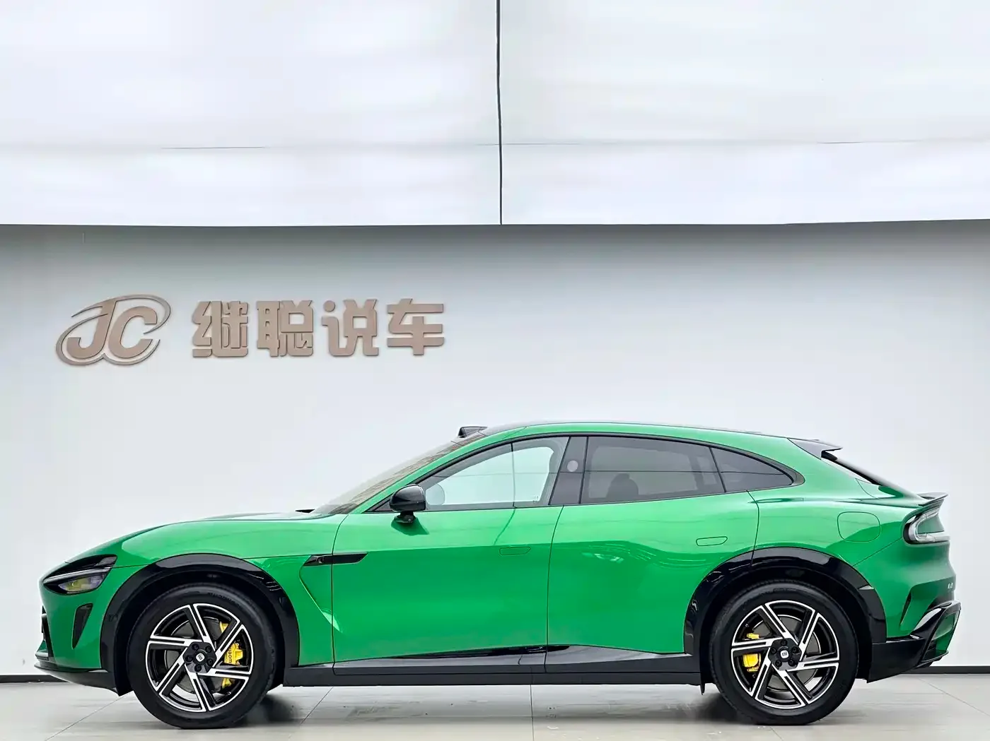 Xiaomi Auto Xiaomi YU7 2025 Extended Range RWD Edition — Фото автомобиля 4
