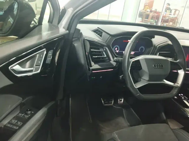 Audi Q4 e-tron — Фото автомобиля 15