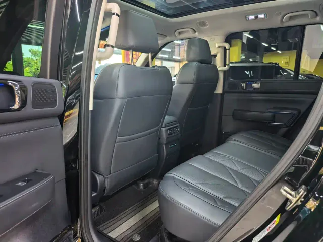 BYD FangChengBao Leopard 5 — Фото автомобиля 5