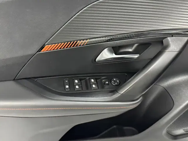 Peugeot 2008 — Фото автомобиля 7