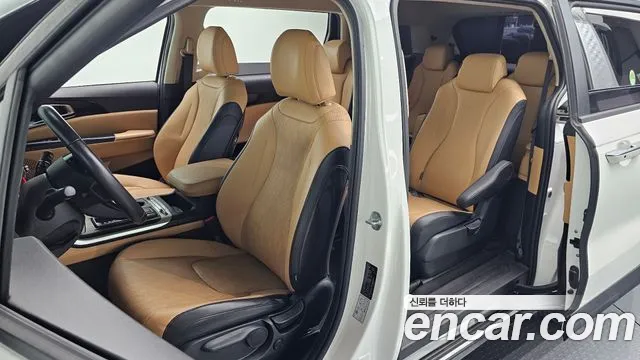 Kia Carnival Generation 4 — Фото автомобиля 14