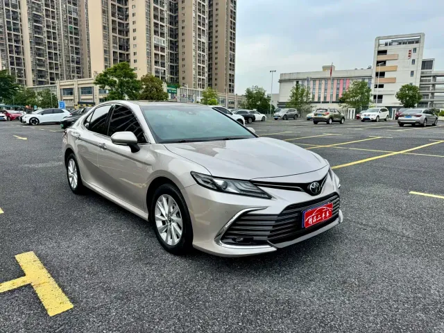 Toyota Camry — Фото автомобиля 2