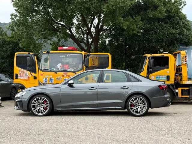Audi S4 — Фото автомобиля 3