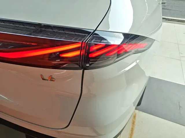 Geely Galaxy L6 — Фото автомобиля 7