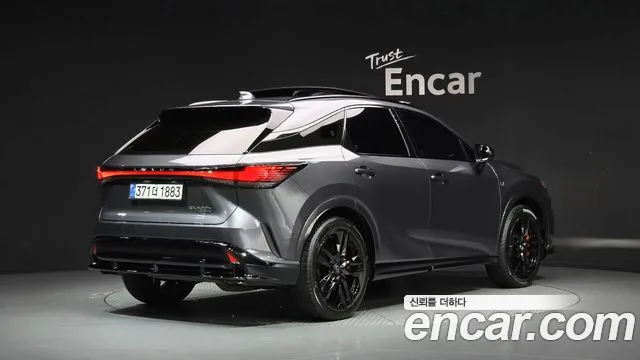 Lexus RX RX500h 5th Gen — Фото автомобиля 2