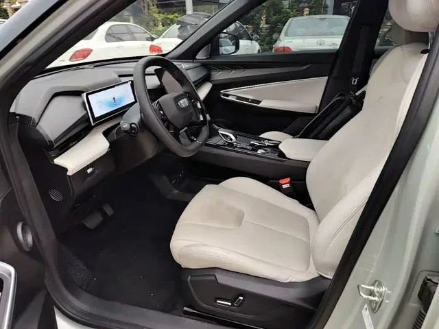 Geely Boyue — Фото автомобиля 14