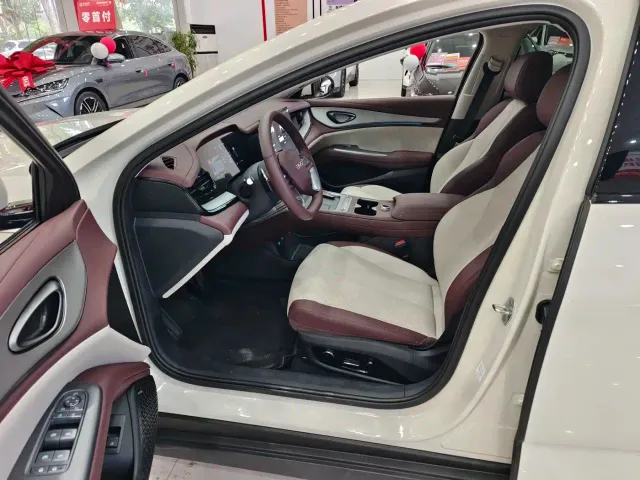 BYD Seal 07 EV — Фото автомобиля 7
