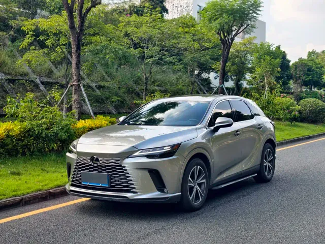 Фотография автомобиля — Lexus RX