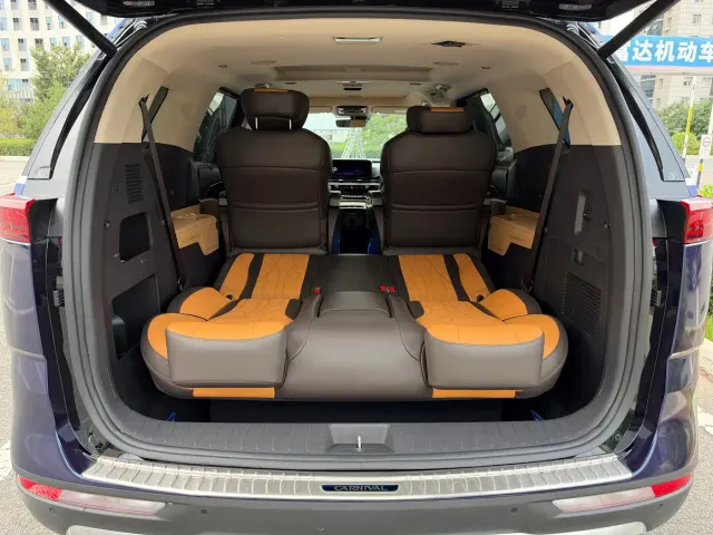 Kia Carnival — Фото автомобиля 17