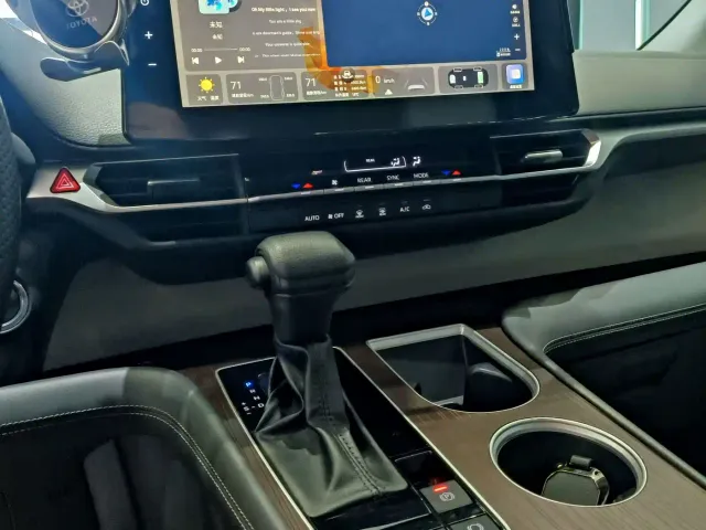 Toyota Granvia — Фото автомобиля 6