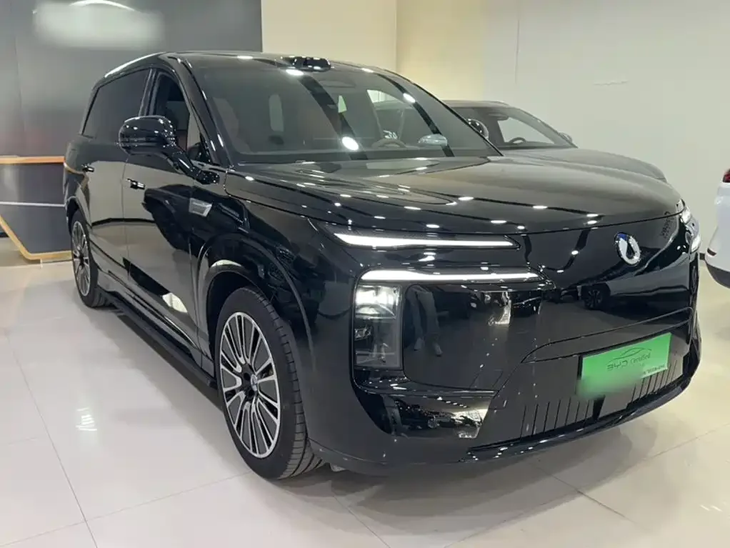 Denza Denza N8L 2025 Standard — Фото автомобиля 4