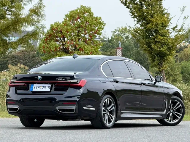 BMW 7 Series — Фото автомобиля 20