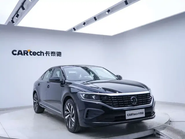 Volkswagen Passat — Фото автомобиля 7