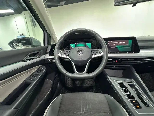 Volkswagen Golf 2023 280TSI DSG Pro — Фото автомобиля 10