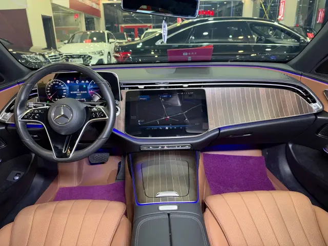 Mercedes-Benz E-Class — Фото автомобиля 16