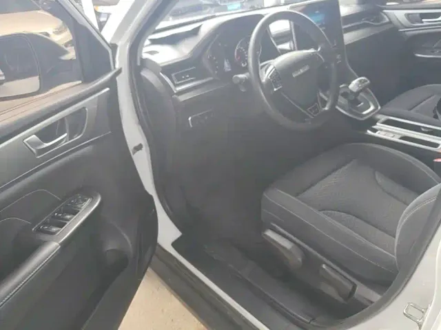 Haval M6 — Фото автомобиля 15