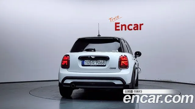 Mini Cooper Cooper 5 дверей Classic — Фото автомобиля 4