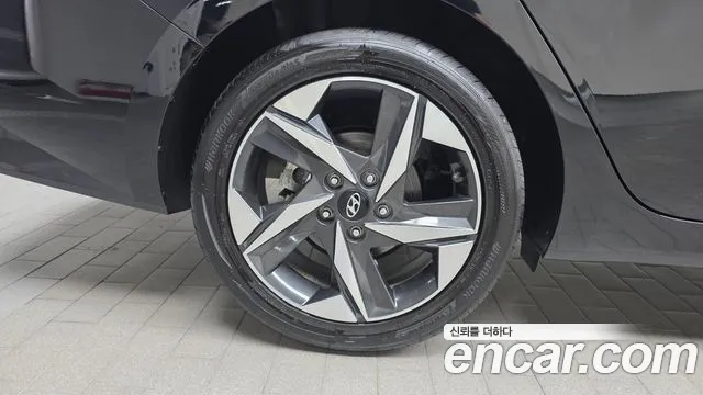 Hyundai AVANTE Avante (CN7) — Фото автомобиля 3