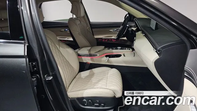 Genesis GV70 — Фото автомобиля 16