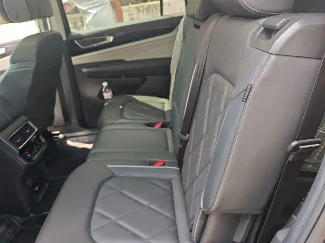 Volkswagen Teramont 2023 380TSI AWD Premium Luxury Edition — Фото автомобиля 14